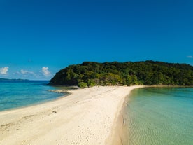 Take a long walk at Ditaytayan Island