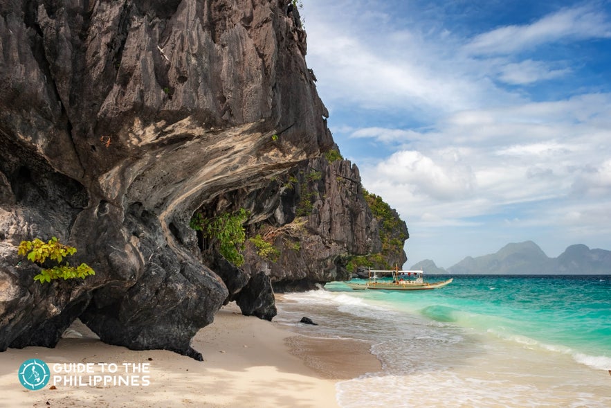 Entalula Island in El Nido, Palawan Entalula Island in El Nido, Palawan