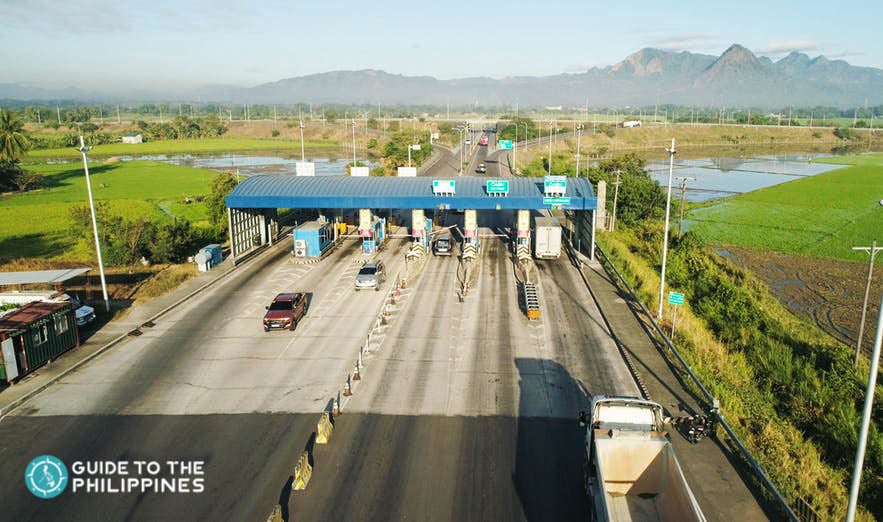 Toll gates going to Pampanga from Manila Toll gates going to Pampanga from Manila