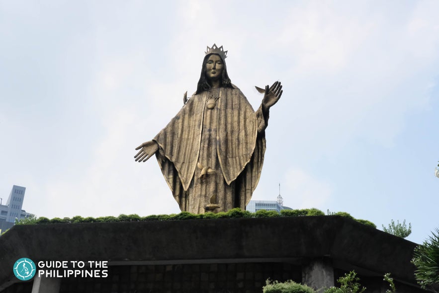 People Power monument located in EDSA People Power monument located in EDSA