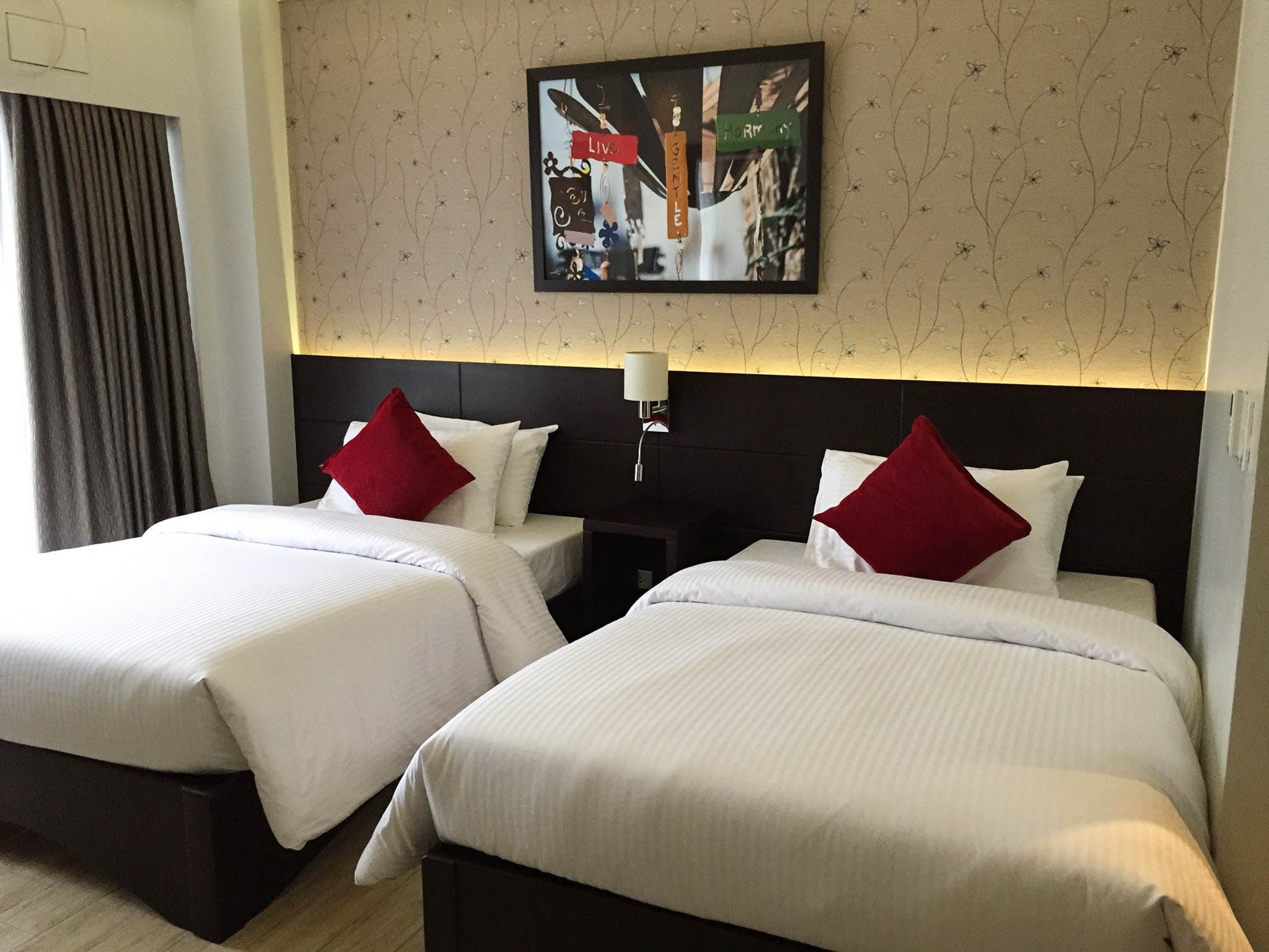 Twin beds at Venus Parkview Hotel in Baguio City, Philippines