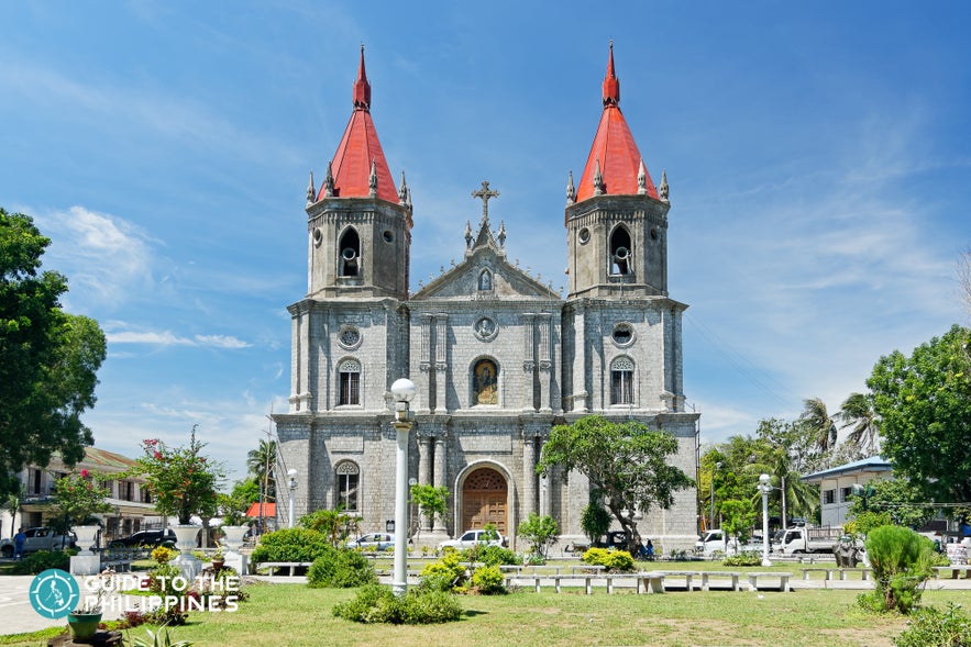 Front view of Molo church in Iloilo Front view of Molo church in Iloilo
