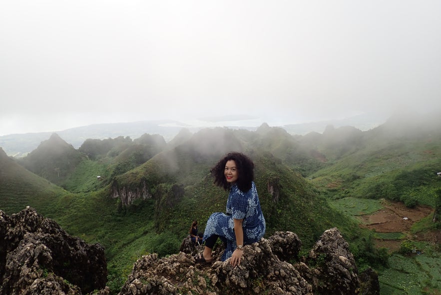 필리핀 세부에서 오스메냐 피크를 등산한 여행자 필리핀 세부에서 오스메냐 피크를 등산한 여행자