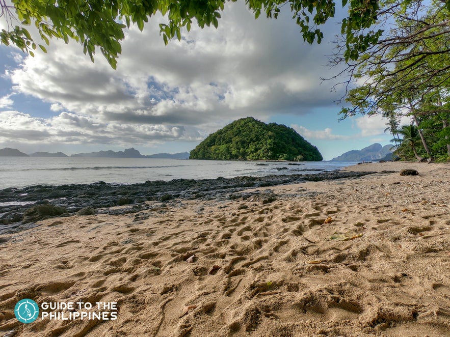 Dolarog Beach in El Nido, Palawan Dolarog Beach in El Nido, Palawan