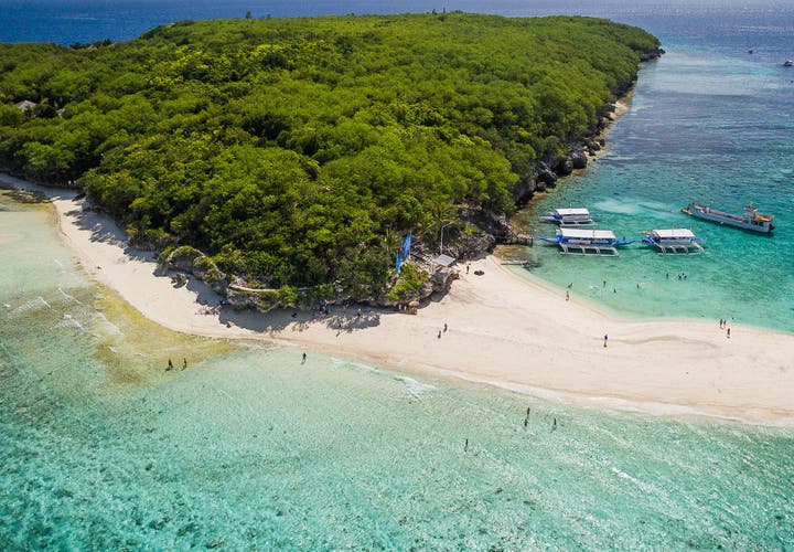 Sumilon Island, in Oslob, Cebu