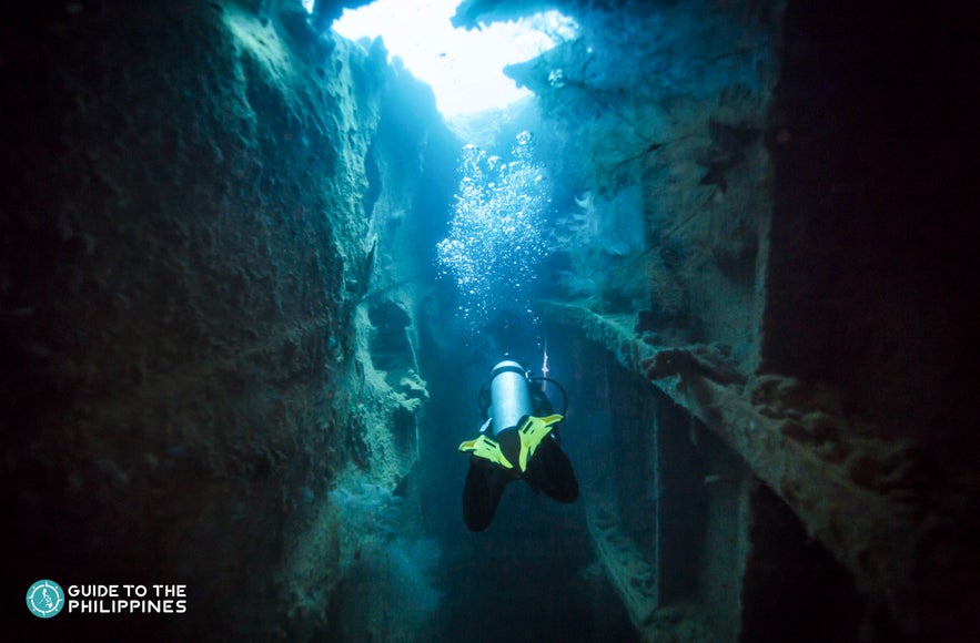 Shipwreck diving in Coron, Palawan Shipwreck diving in Coron, Palawan