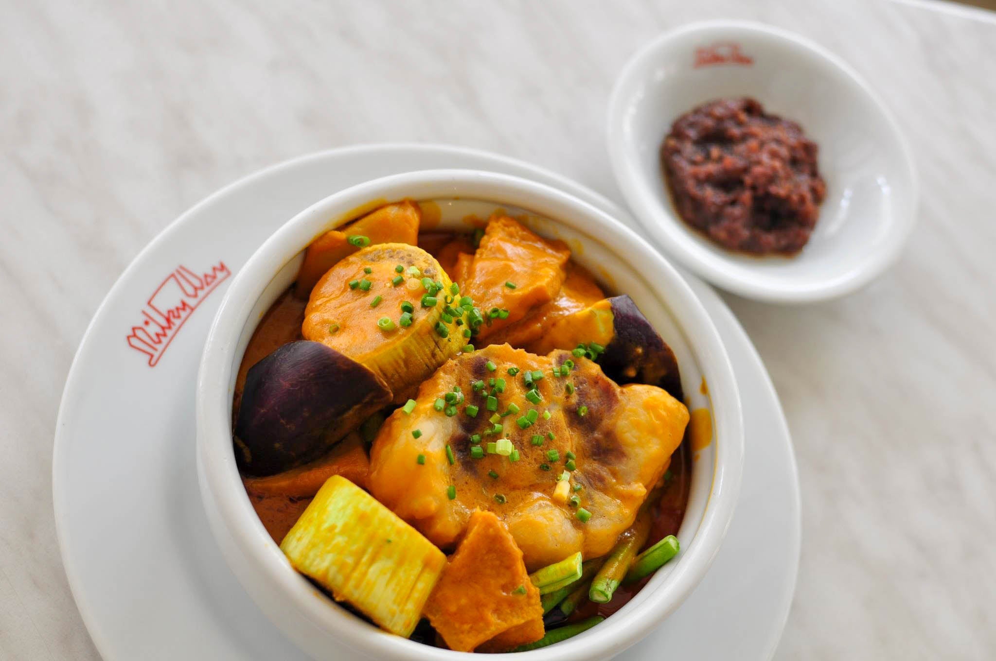 The Milkyway Caf&eacute;'s Kare-kare with bagoong