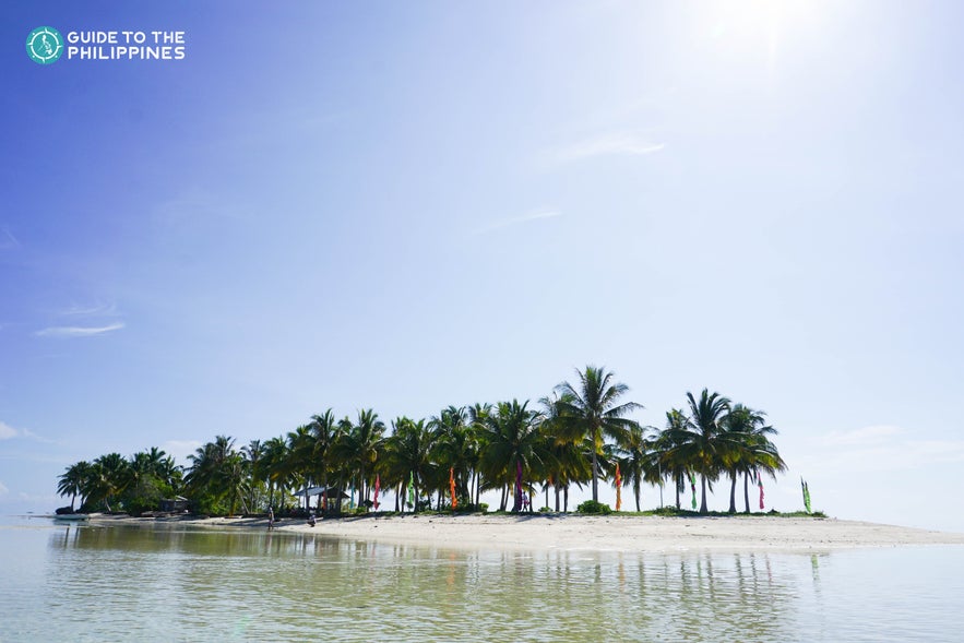 Island hopping at Sangay Siapo in Tawi-Tawi, Philippines Island hopping at Sangay Siapo in Tawi-Tawi, Philippines