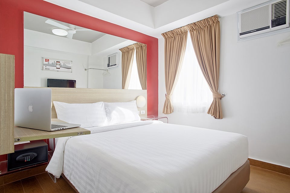 Double Room in Red Planet Angeles City, Pampanga