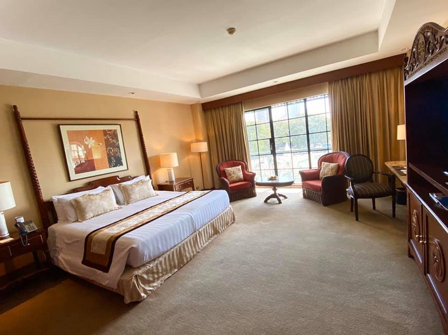 grand-deluxe-room-at-manila-hotel-philippines grand-deluxe-room-at-manila-hotel-philippines