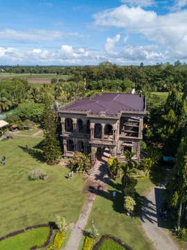 Private Historical Tour of Bacolod City & The Ruins with Transfers