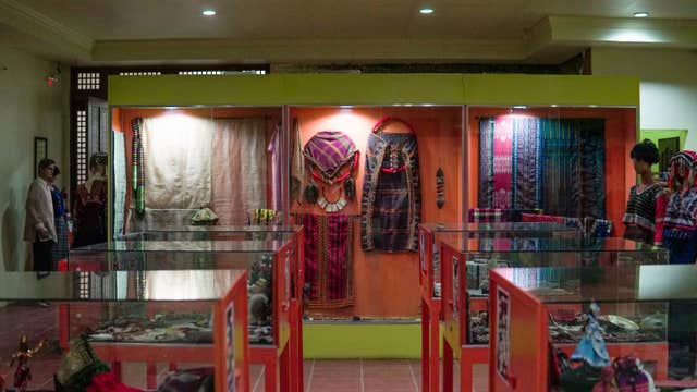 Bacolod Contemporary Art Scene Tour with Coffee, Snacks, Movie Watching & Transfers