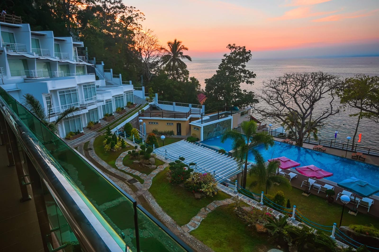 Sunset view in Anilao Awari Bay Resort
