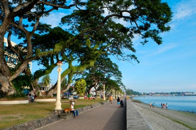 Rizal Boulevard is the perfect spot to watch the view in Dumaguete