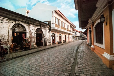 Empty streets of Calle Crisologo