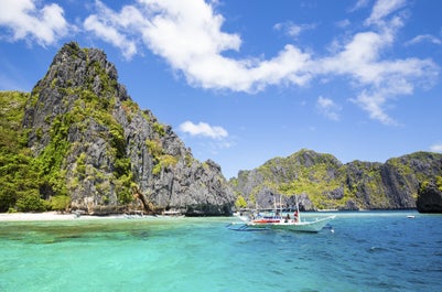 Blue waters of Shimizu Island in El Nido Palawan