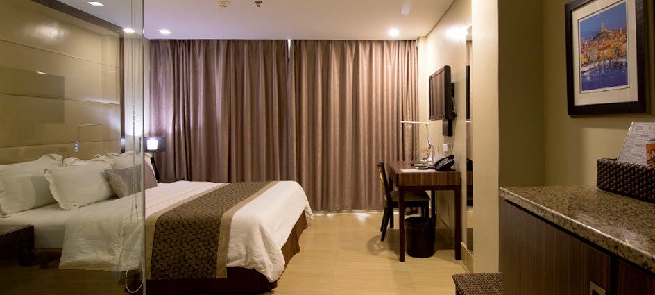 Standard bedroom in Goldberry Suites and Hotel