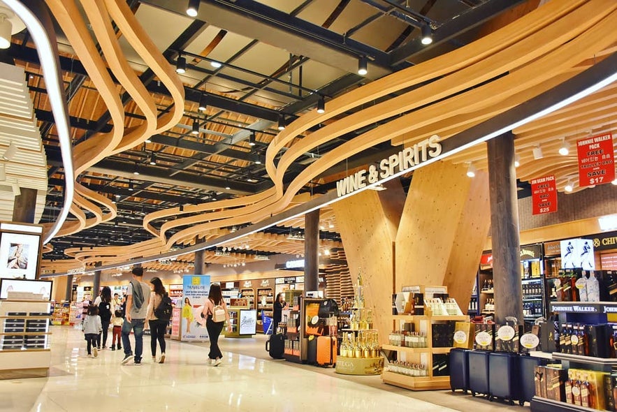 Shopping area in Mactan Cebu International Airport Shopping area in Mactan Cebu International Airport