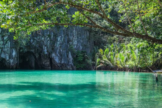 8-Day Historical, Nature Sightseeing & Island Hopping Tour to Ilocos, Baguio & Palawan from Manila