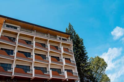 Facade of Venus Parkview Hotel in Baguio