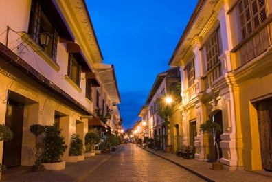 Night view of Calle Crisologo in Vigan