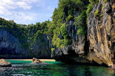 Cliffs outside Puerto Princesa Underground River