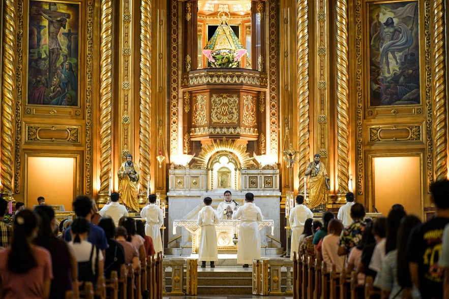 Altar in Antipolo Cathedral Altar in Antipolo Cathedral