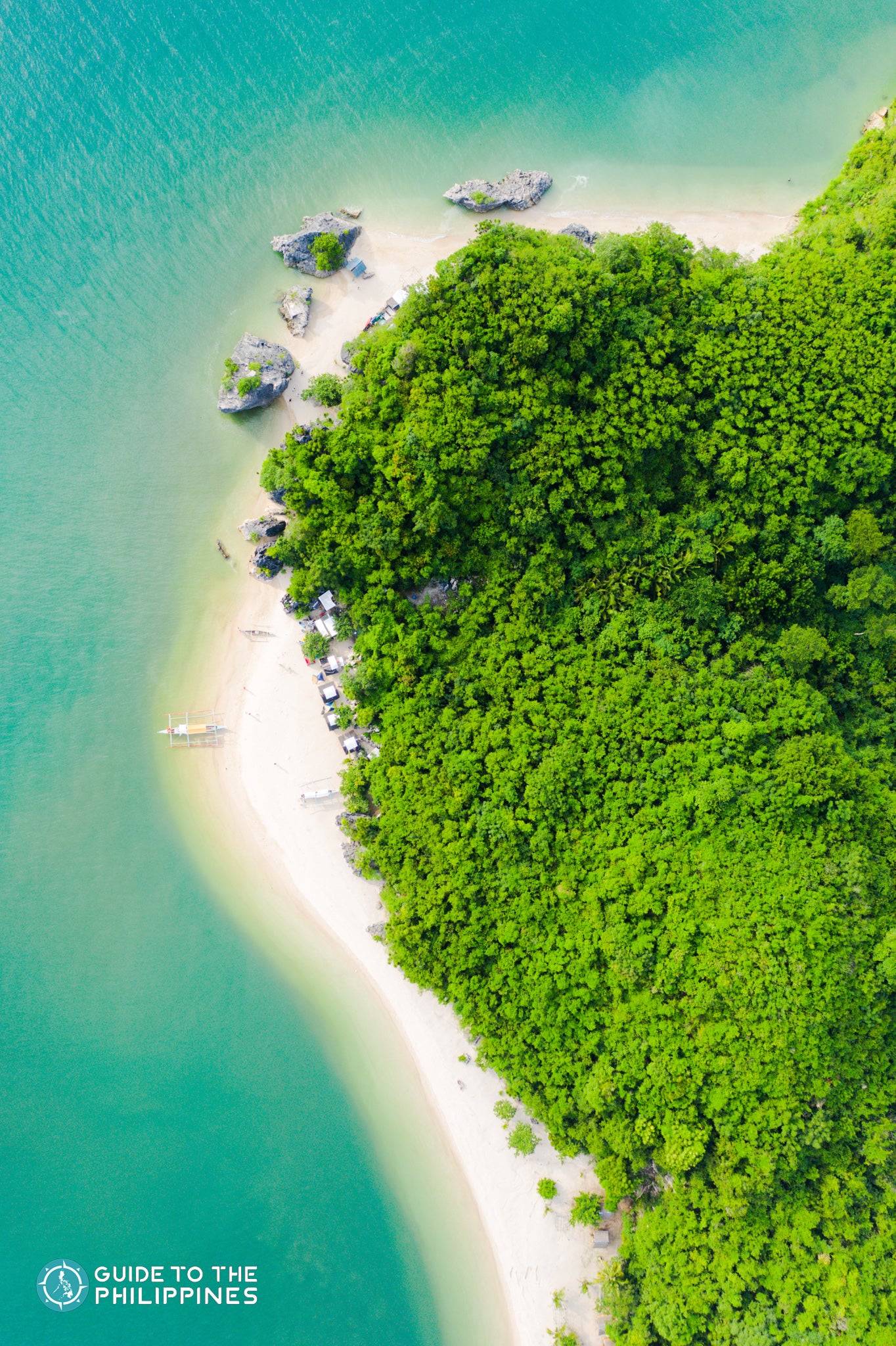 Aerial shot of Borawan Island