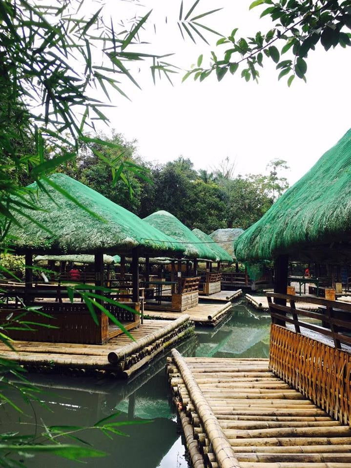 Floating bahay kubos in Kamayan sa Palaisdaan, Quezon Floating bahay kubos in Kamayan sa Palaisdaan, Quezon