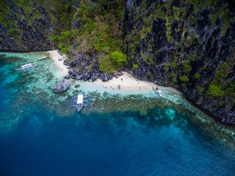 13-Day Natural Wonders, Islands & Heritage Tour to Palawan, Bohol, Ilocos & Benguet from Manila