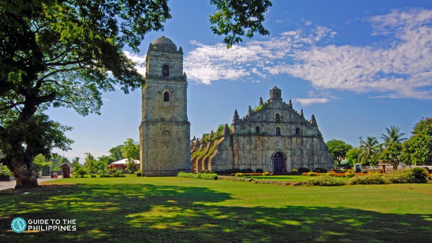 Paoay Church in Laoag, Ilocos Norte Paoay Church in Laoag, Ilocos Norte