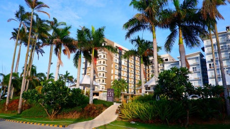 Pathway to the entrance of Solea Palms Resort