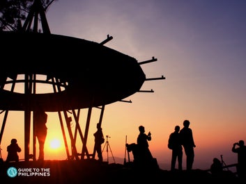 People watching the sunset from Mines view Park in Baguio