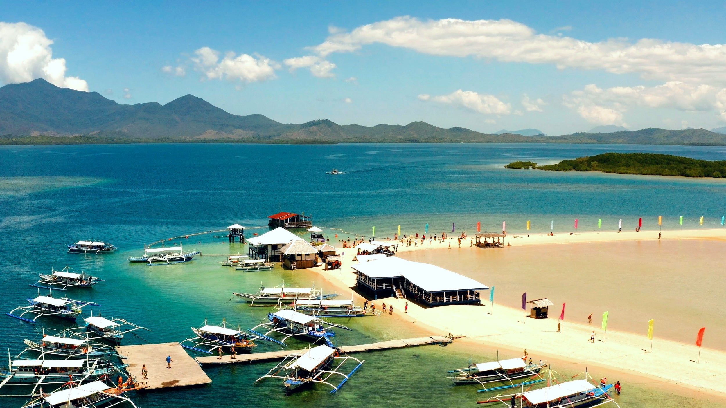 Island-hopping experience in Honda Bay Palawan