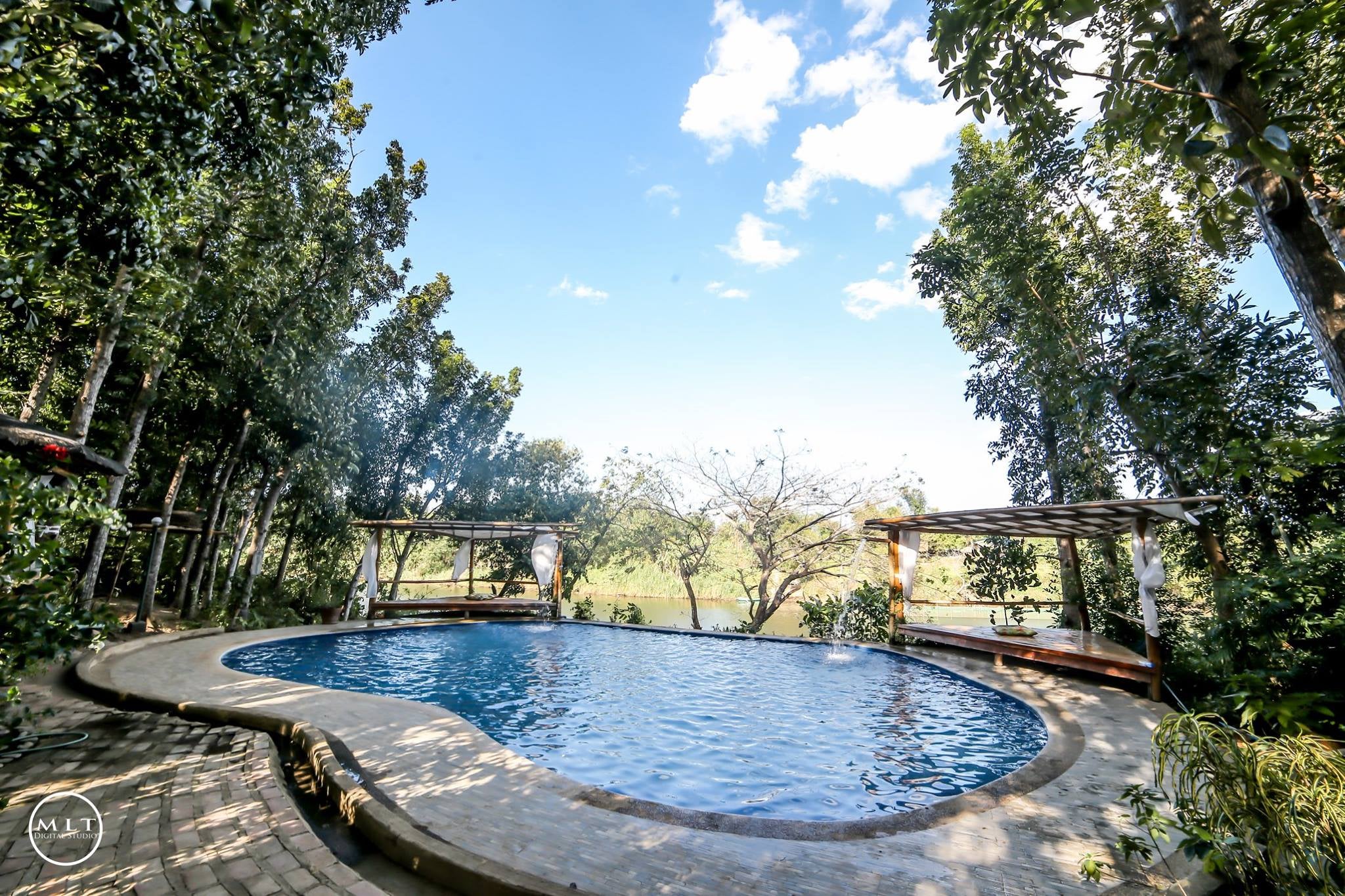 Poolside of Riverfront Garden Resort