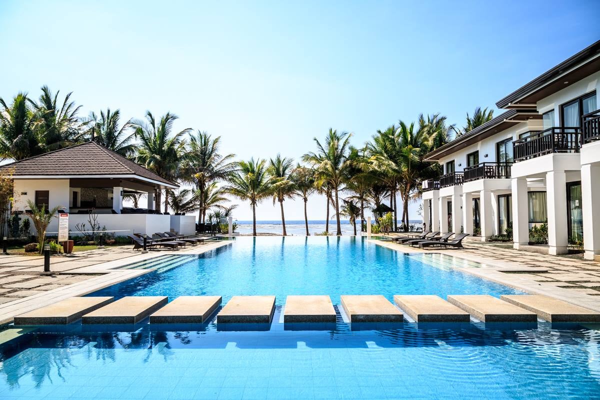 The infinity pool at Puerto del Sol