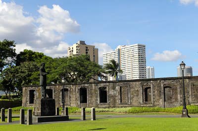 Explore Intramuros with a free virtual tour with guide