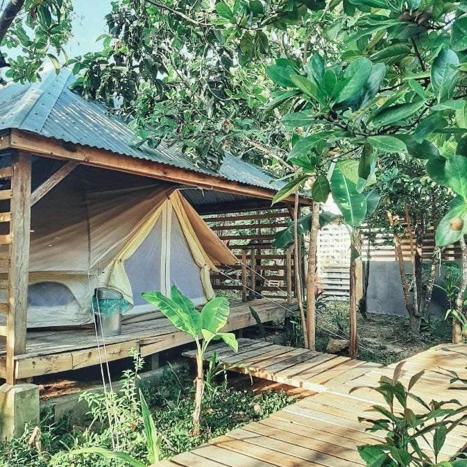 A tent in Cabanas de Nacpan Camping Resort