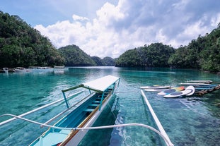 Island hopping at Siargao to Sugba Lagoon