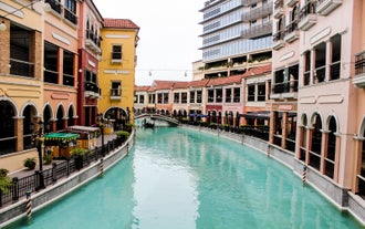 This Manila City tour takes you to the Venice Grand Canal in Taguig City, where you can admire its charming Italian-style architecture.