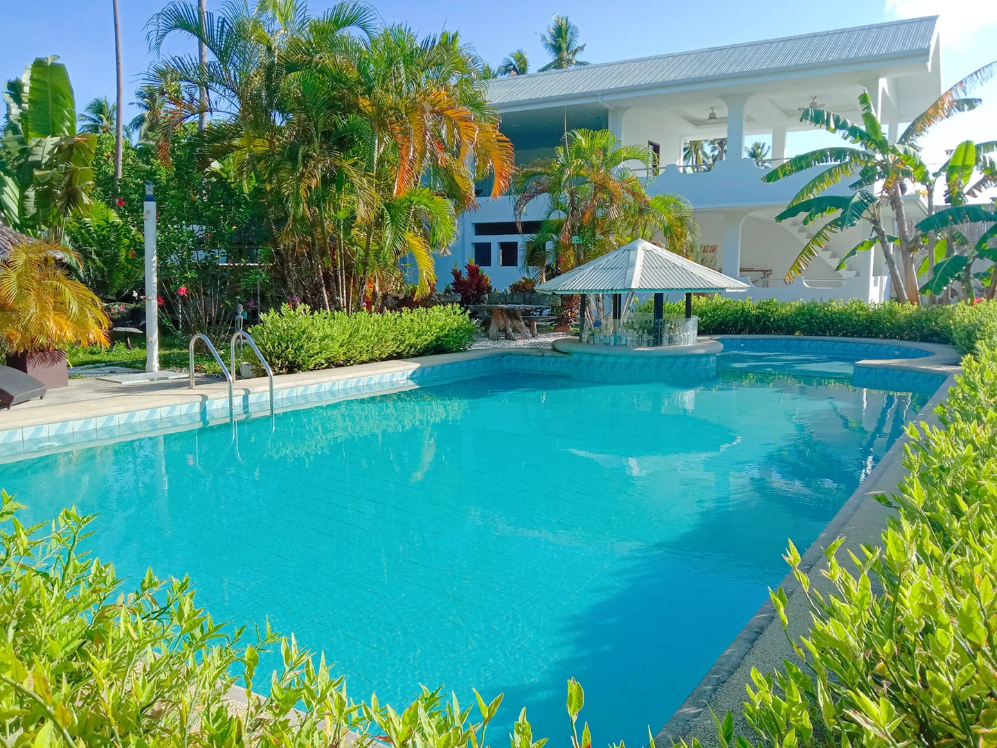 Sunset Beach Resort's poolside