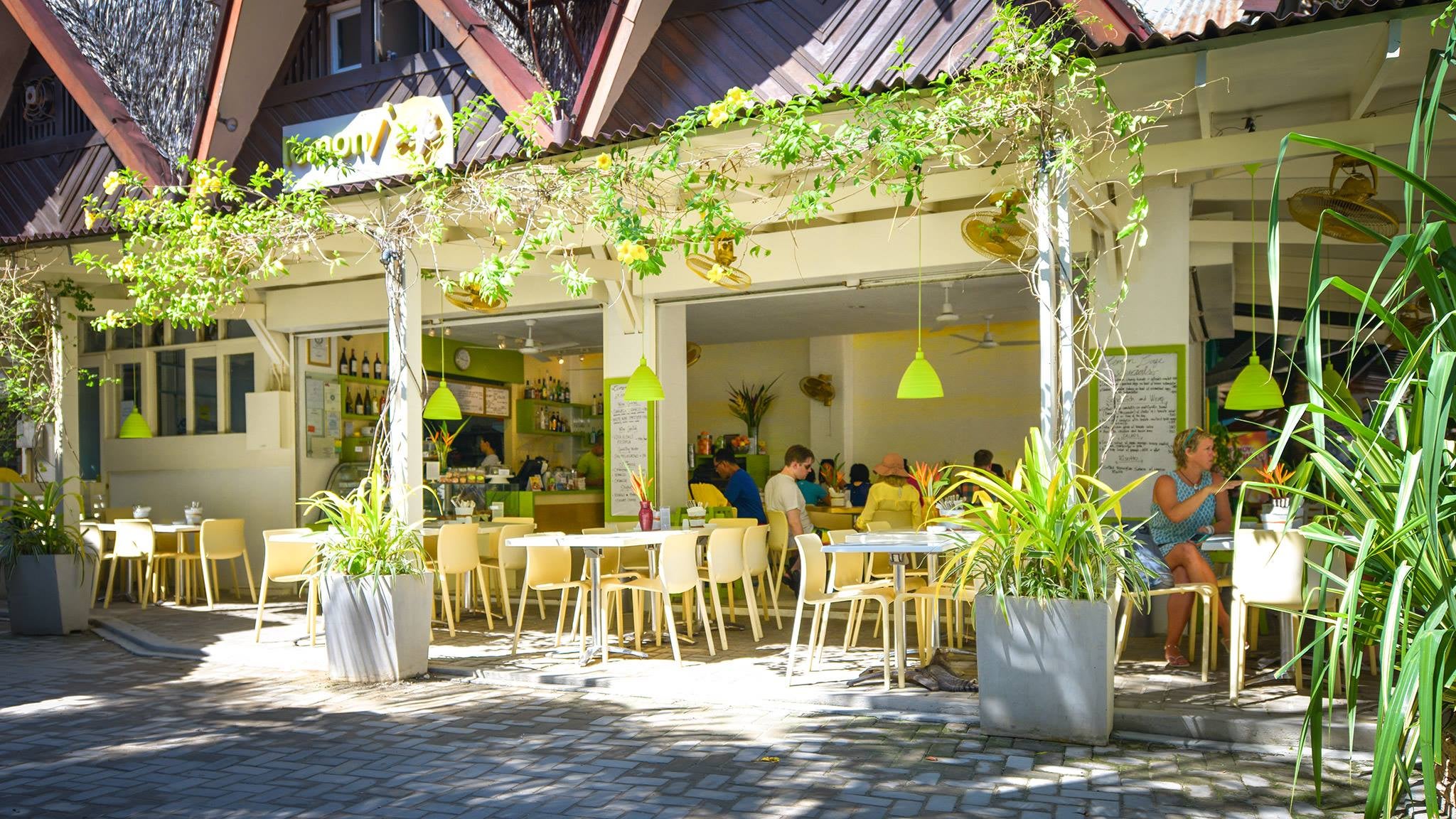 Exterior of Lemoni Cafe