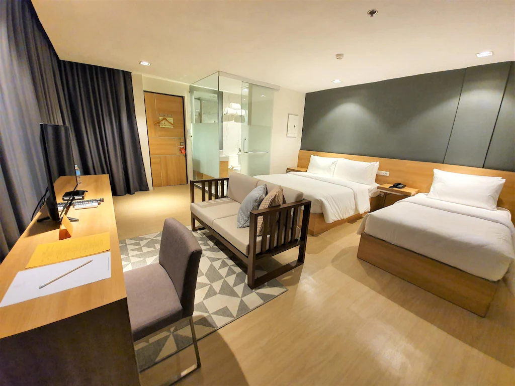 Real Suites' junior room