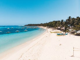 Sun bathe at Daku Island