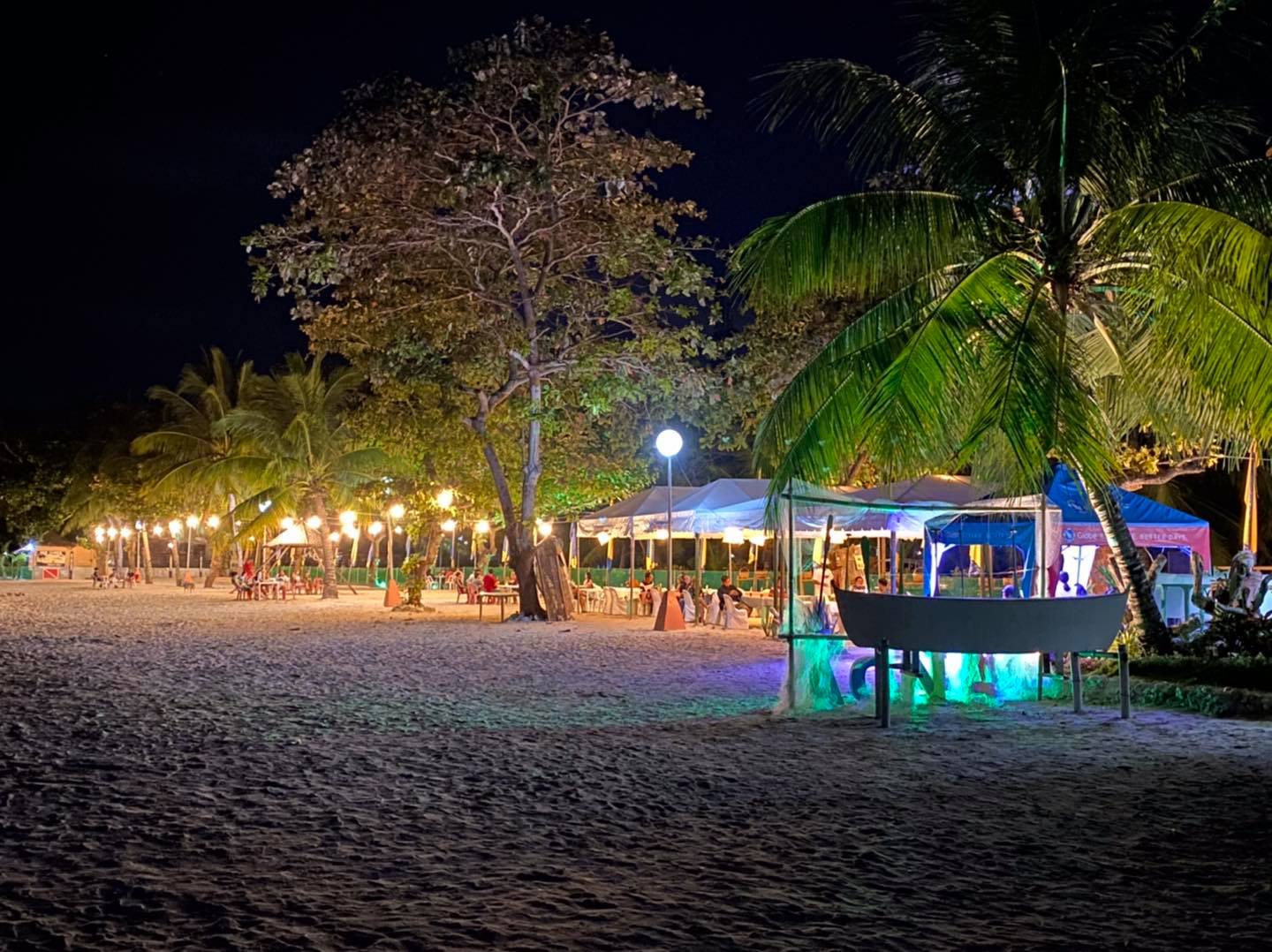 Quinale Beach Bar at night