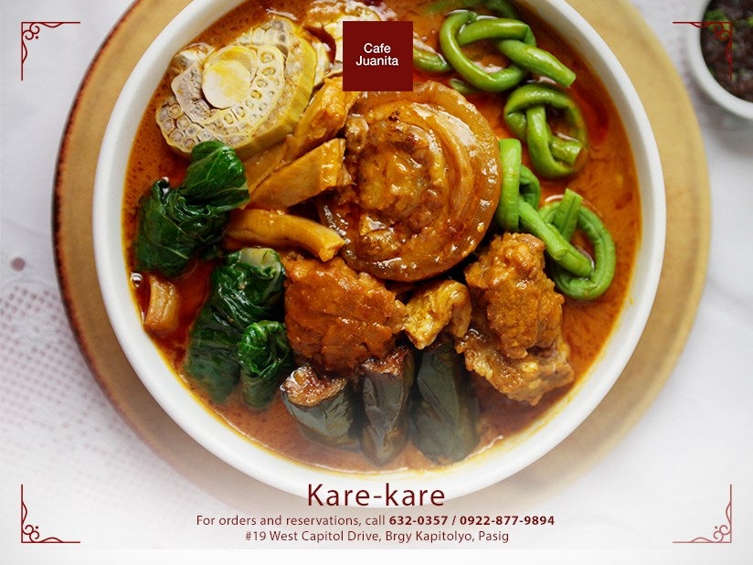 Caf&eacute; Juanita's kare-kare