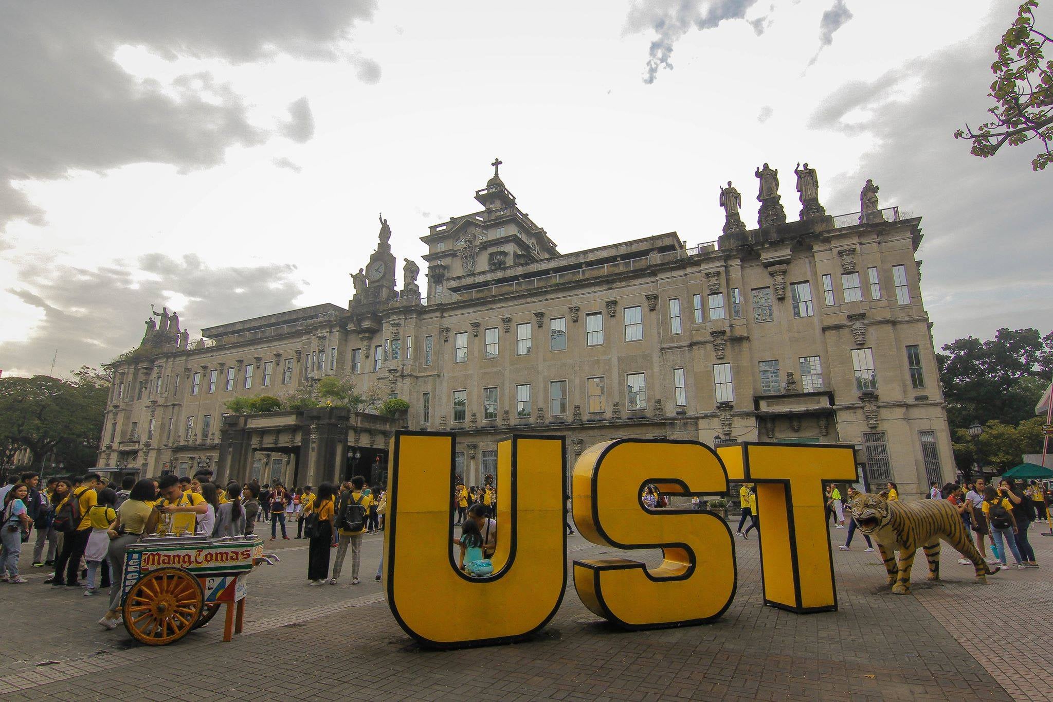 University of Santo Tomas' Plaza Mayor