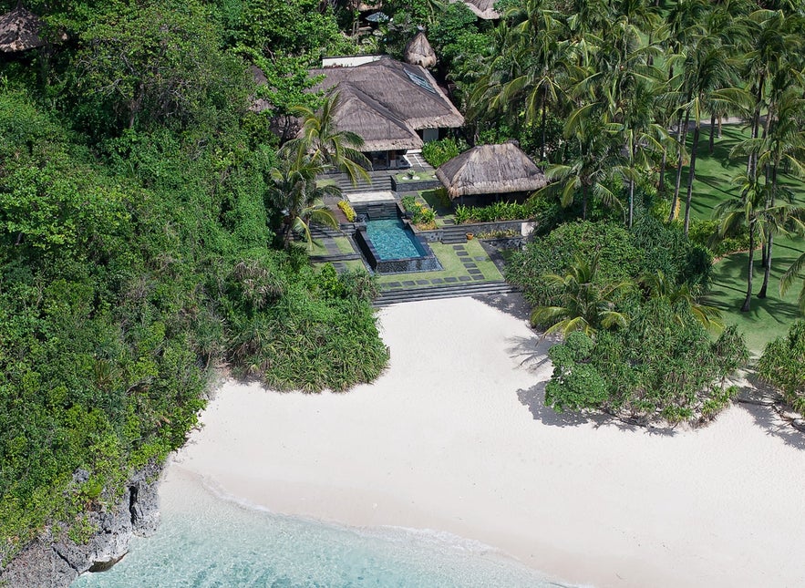 Aerial view of a beachside villa in Shangri-La’s Boracay Resort & Spa Aerial view of a beachside villa in Shangri-La’s Boracay Resort & Spa