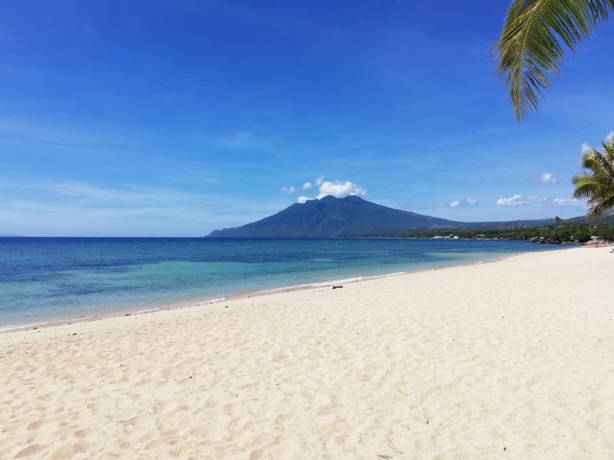 Poctoy White Beach's shore Poctoy White Beach's shore
