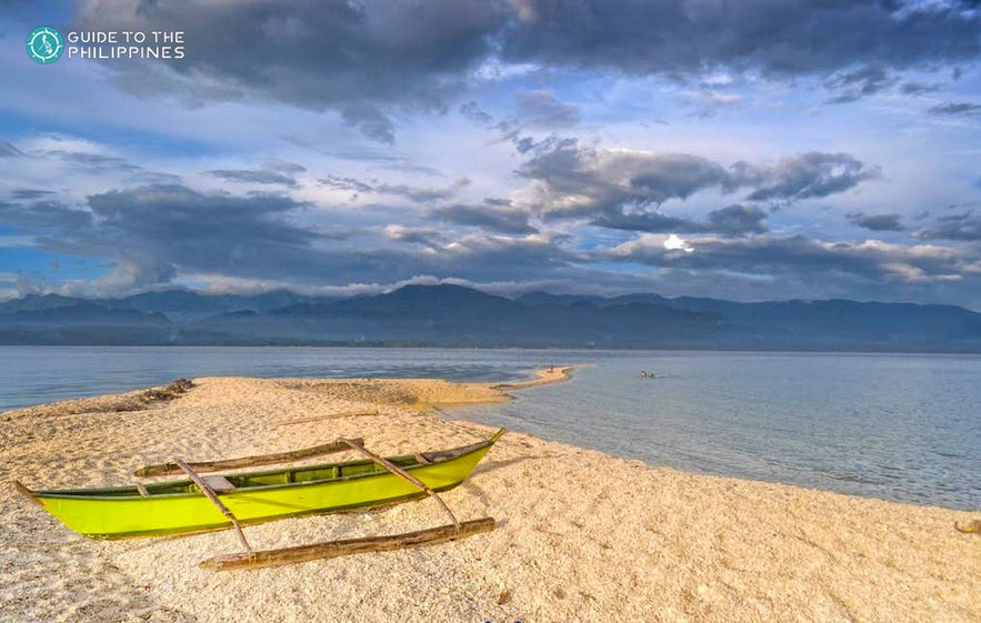 Boat docked on one of the Tres Reyes Isands Boat docked on one of the Tres Reyes Isands